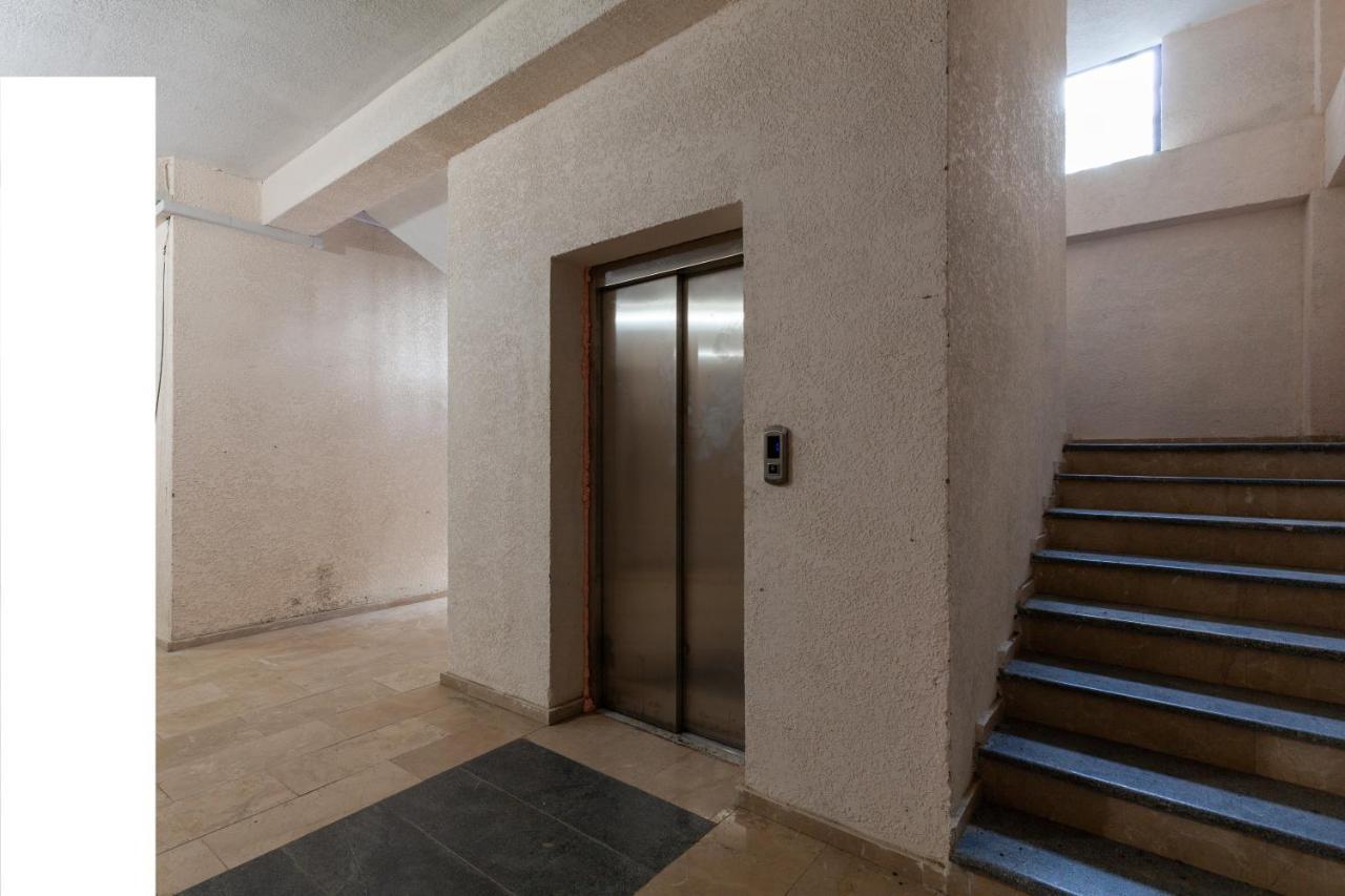 Schwestern Kutaisi Bagian luar foto